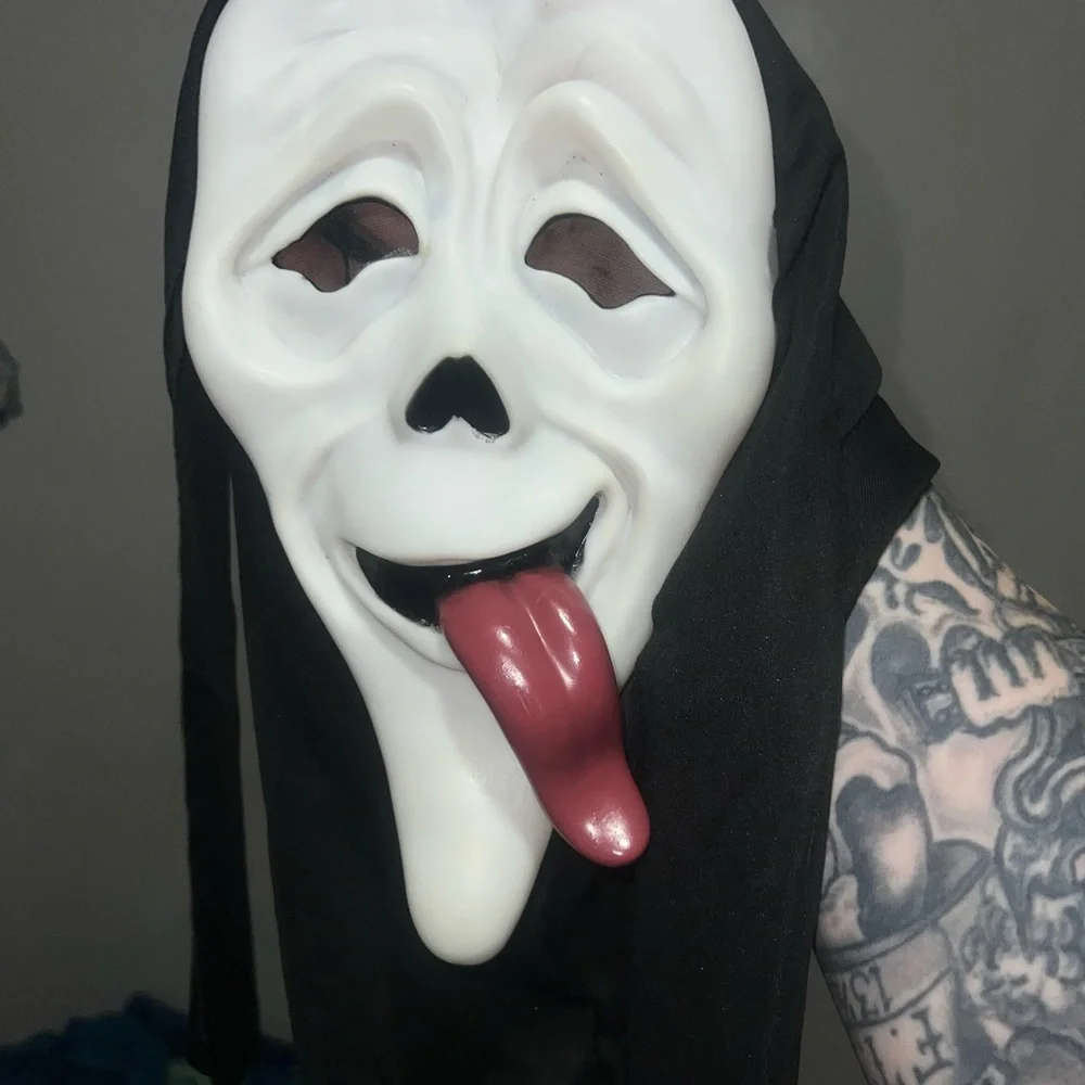 Scary Movie 2 Chillin Killin Mask - Picture 3 of 5